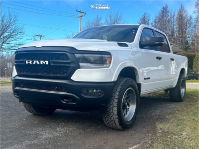 1 2023 1500 Ram Big Horn Bilstein Leveling Kit Fuel Triton Gray