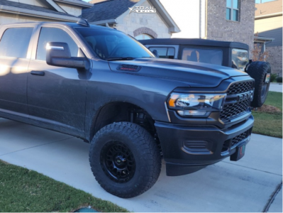 1 2024 2500 Ram Tradesman Rough Country Leveling Kit Rough Country 82 Series Gloss Black