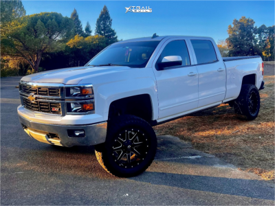 2015 Chevrolet Silverado 1500 - 20x12 -44mm - Fuel Maverick - Suspension Lift 6" - 35" x 12.5"