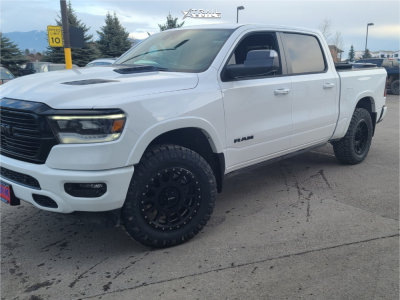 1 2021 1500 Ram Laramie Oem Suspension Lift 25in Method Mr305 Nv Black