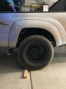 1 2010 Tacoma Toyota Base Fox Suspension Lift 25in Kmc Km542 Black