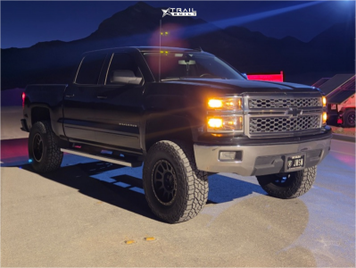 2015 Chevrolet Silverado 1500 - 18x9 -12mm - Method Mr305 - Suspension Lift 7" - 35" x 12.5"