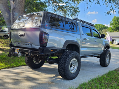1 2019 Tacoma Toyota Sr5 Rough Country Suspension Lift 7in Lock Offroad Wheels Combat Machined