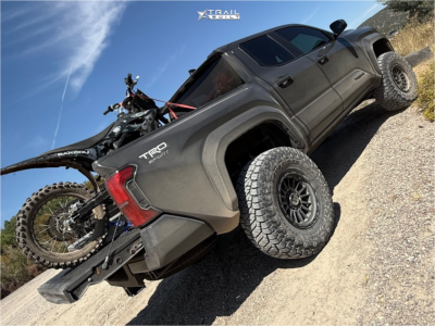 1 2025 Tacoma Toyota Trd Sport Rough Country Suspension Lift 35in Kmc Km542 Black