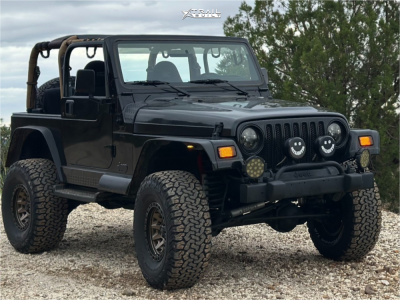 1 1998 Wrangler Jeep Sahara Unknown Suspension Lift 4in Fuel Covert Matte Black