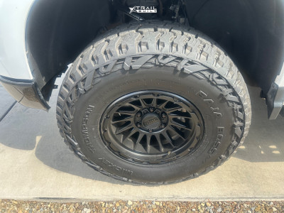 1 2023 Silverado 1500 Chevrolet Lt Trail Boss Readylift Leveling Kit Kmc Km542 Black