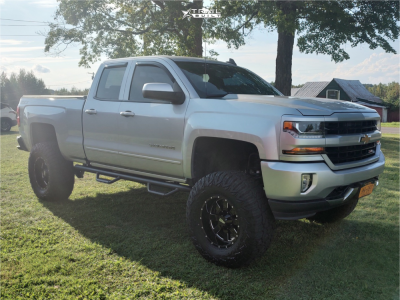 2018 Chevrolet Silverado 1500 - 18x10 -24mm - Moto Metal MO962 - Suspension Lift 9" - 37" x 13.5"