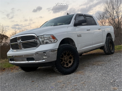 2018 Ram 1500 - 18x9 0mm - Mickey Thompson Classic Pro - Suspension Lift 3" - 35" x 12.5"