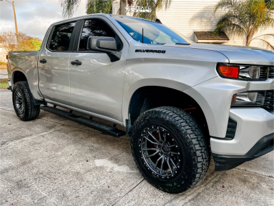 2022 Chevrolet Silverado 1500 - 20x10 -18mm - Fuel Rebel 6 - Suspension Lift 3.5" - 35" x 12.5"