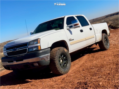 2005 Chevrolet Silverado 2500 HD - 17x10 -12mm - Black Rhino Sierra - Leveling Kit - 35" x 12.5"