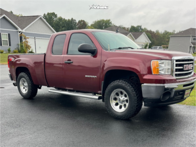 2013 GMC Sierra 1500 - 17x9 -12mm - Mickey Thompson Classic Iii - Leveling Kit - 285/75R17