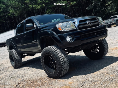 2009 Toyota Tacoma - 20x12 -44mm - Fuel Maverick - Suspension Lift 6.5" - 35" x 12.5"