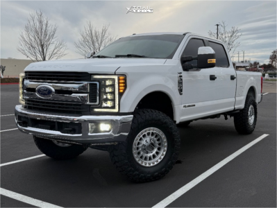 2019 Ford F-250 Super Duty - 18x9 18mm - KMC Km552 - Suspension Lift 2.5" - 37" x 13.5"