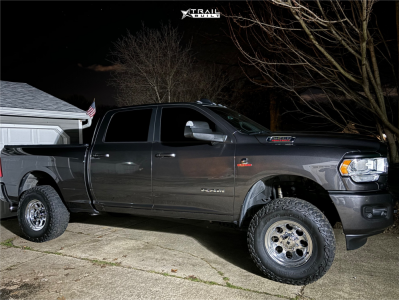 2022 Ram 2500 - 17x9 0mm - Mickey Thompson Classic Iii - Leveling Kit - 315/70R17