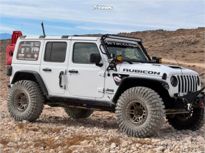 2021 Jeep Wrangler - 17x9 -44mm - Method Mr106 - Suspension Lift 4.5" - 37" x 12.5"