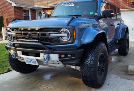 2025 Ford Bronco - 17x9 0mm - HRE FlowForm Ft1 - Stock Suspension - 37" x 12.5"