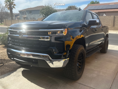 2025 Chevrolet Silverado 1500 - 20x10 -25mm - Rough Country 90 Series - Leveling Kit - 35" x 12.5"