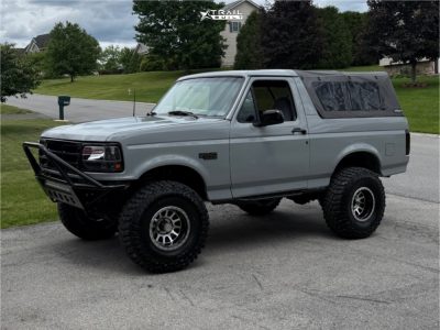 1994 Ford Bronco - 15x10 -44mm - Full Throttle Ft-5092 - Suspension Lift 4" - 35" x 12.5"