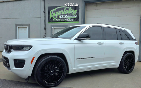 2023 Jeep Grand Cherokee - 22x8.5 30mm - Savini Bm13 - Stock Suspension - 285/40R22