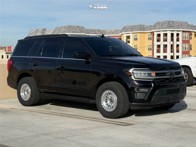 2024 Ford Expedition - 17x8.5 -10mm - KMC Km552 - Stock Suspension - 33" x 12.5"