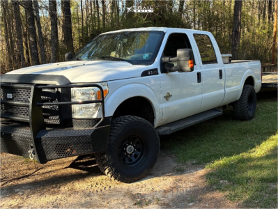 2015 Ford F-250 Super Duty - 17x9 -12mm - Rough Country Steel Wheel - Leveling Kit - 35" x 12.5"