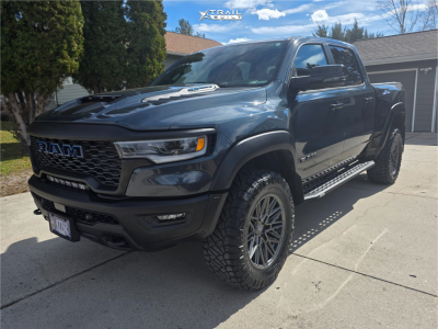 2025 Ram 1500 - 20x9.5 15mm - Vossen Hf6-5 - Stock Suspension - 35" x 12.5"