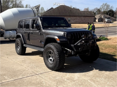 2021 Jeep Wrangler - 17x9 -12mm - Fuel Shok - Suspension Lift 3.5" - 37" x 12.5"