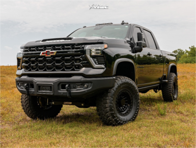 2025 Chevrolet Silverado 2500 HD - 17x9 1mm - Lock Offroad Wheels Mojave - Suspension Lift 4" - 37" x 13.5"