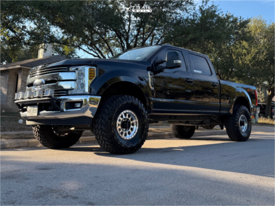 2019 Ford F-250 Super Duty - 17x8.5 0mm - Method Mr315 - Suspension Lift 2.5" - 38" x 13.5"