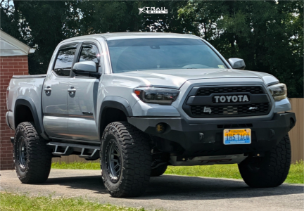 2018 Toyota Tacoma - 17x9 -12mm - Vision Nemesis - Suspension Lift 3" - 33" x 12.5"