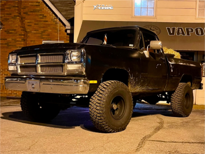 1992 Dodge W150 Standard Cab Pickup - 15x10 -47mm - Pro Comp 69 - Suspension Lift 4" - 35" x 12.5"