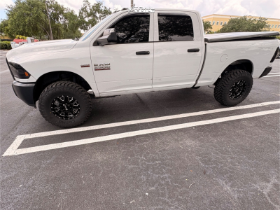 2015 Ram 2500 - 17x9 12mm - Ultra Hunter - Stock Suspension - 35" x 12.5"
