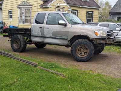 2000 Toyota Tundra - 17x8.5 0mm - Fifteen52 Offroad Turbomac Hd Classic - Suspension Lift 2.5" - 285/70R17