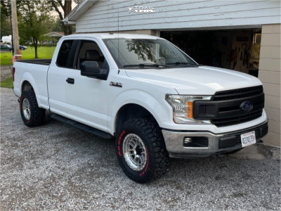 2018 Ford F-150 - 17x8.5 0mm - Reika R35 - Leveling Kit - 33" x 12.5"