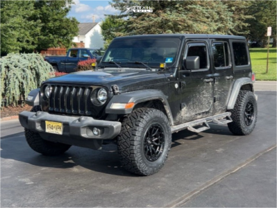 2020 Jeep Wrangler - 17x9 -12mm - Fuel Rebel 5 - Stock Suspension - 33" x 12.5"