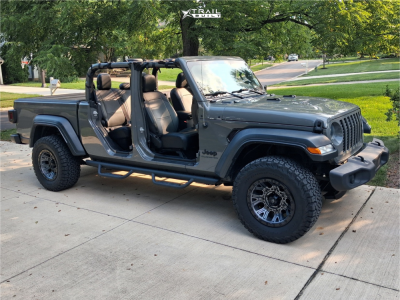 2020 Jeep Gladiator - 17x9 -12mm - Fuel Traction - Stock Suspension - 33" x 12.5"