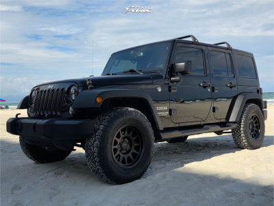 2017 Jeep Wrangler - 17x8.5 0mm - Method Mr703 - Stock Suspension - 285/70R17