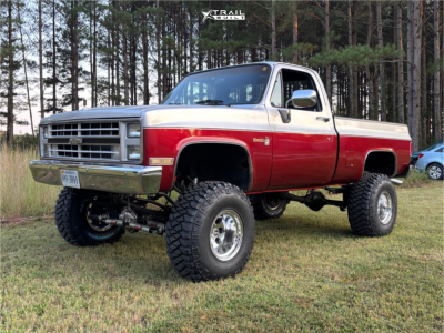 1984 Chevrolet K10 - 15x12 -73mm - Mickey Thompson Classic Iii - Suspension Lift 6" - 35" x 12.5"