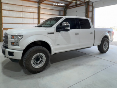 2016 Ford F-150 - 17x9 -12mm - Lock Offroad Wheels Mojave - Leveling Kit - 305/70R17