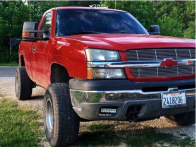 2003 Chevrolet Silverado 1500 - 15x10 -44mm - Ultra Rogue - Body Lift 3" - 33" x 12.5"