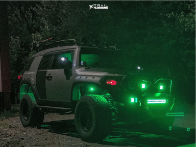 2010 Toyota FJ Cruiser - 17x9 0mm - Pro Comp Series 36 - Suspension Lift 3" - 35" x 12.5"