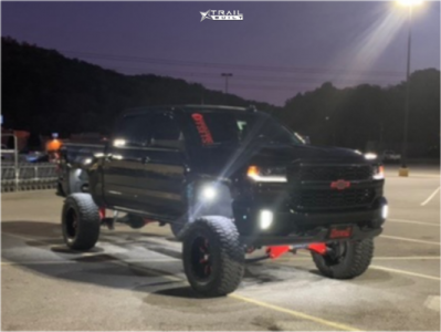 2016 Chevrolet Silverado 1500 - 18x10 -24mm - Moto Metal Mo970 - Suspension Lift 10" - 35" x 12.5"
