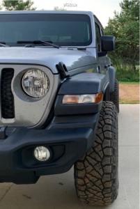 2020 Jeep Gladiator Wheel Offset Aggressive > 1" Outside Fender Stock