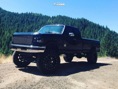 1997 Ford F-250 - 20x12 -44mm - Moto Metal Mo962 - Suspension Lift 8" - 38" x 13.5"