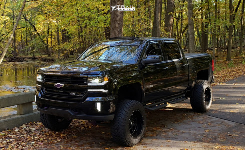 2017 Chevrolet Silverado 1500 - 20x12 -44mm - Fuel Krank - Suspension Lift 8" - 35" x 12.5"