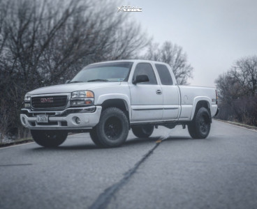 2006 GMC Sierra 1500 - 17x9.5 -5mm - V-Rock Anvil - Leveling Kit - 285/75R17