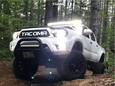2012 Toyota Tacoma - 17x10 -24mm - Moto Metal Mo962 - Suspension Lift 4" - 33" x 12.5"