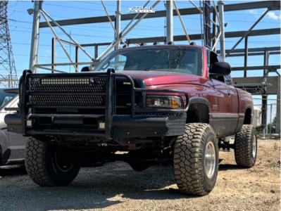 2001 Dodge Ram 2500 - 16x12 -50mm - Mickey Thompson Classic Iii - Suspension Lift 5" - 315/75R16