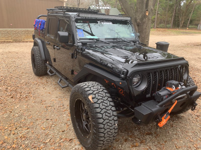 2020 Jeep Gladiator - 20x12 -44mm - Insane Offroad 10-12 - Stock Suspension - 37" x 13.5"