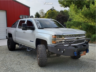 2015 Chevrolet Silverado 1500 - 18x9 -12mm - Fuel Assault - Suspension Lift 6" - 305/70R18